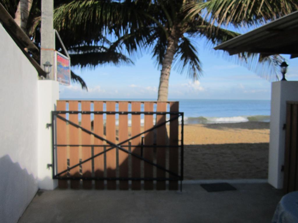 Anicia Beach House Negombo Exteriér fotografie